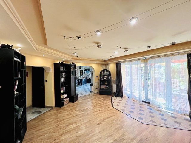 Eladó családi ház, Halásztelken 159.9 M Ft, 7 szobás