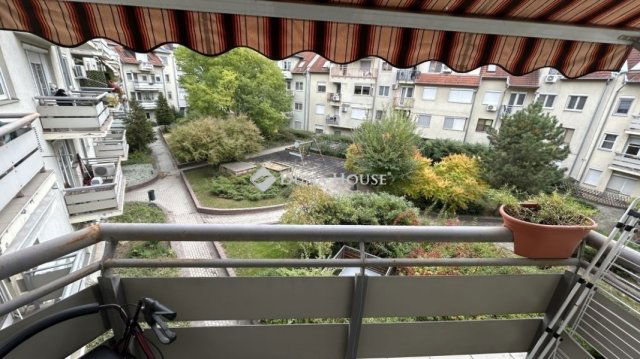 Eladó téglalakás, Kecskeméten 60.1 M Ft, 2 szobás