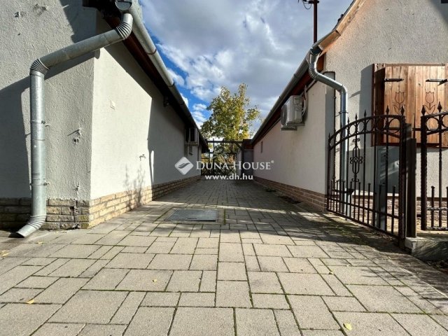 Eladó nyaraló, Baján 80 M Ft, 3 szobás / költözzbe.hu