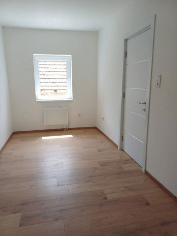 Eladó családi ház, Pilisszántón 61 M Ft, 2 szobás