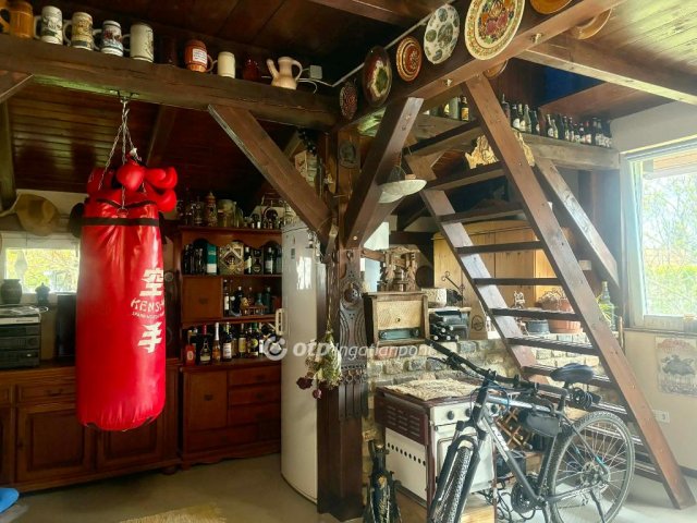 Eladó családi ház, Halászin 148.5 M Ft, 5 szobás