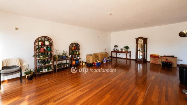 Eladó családi ház, Egerben 149 M Ft, 5 szobás