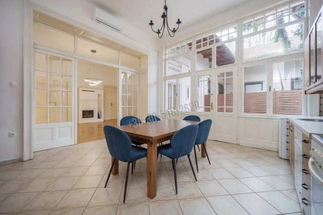 Eladó téglalakás, Vácon 99.99 M Ft, 3 szobás