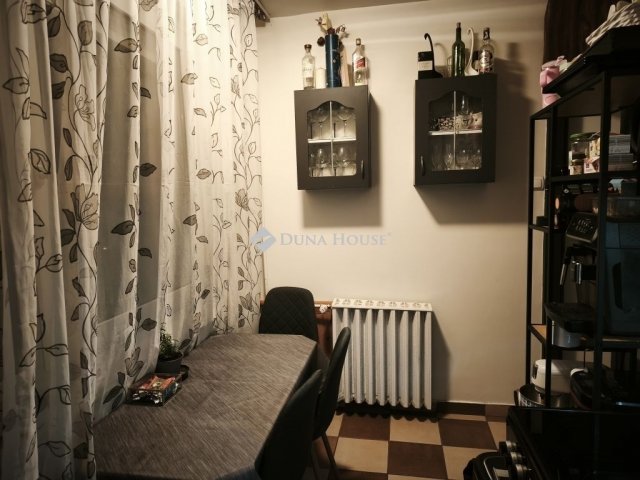 Eladó panellakás, Szombathelyen 56.5 M Ft, 2+1 szobás
