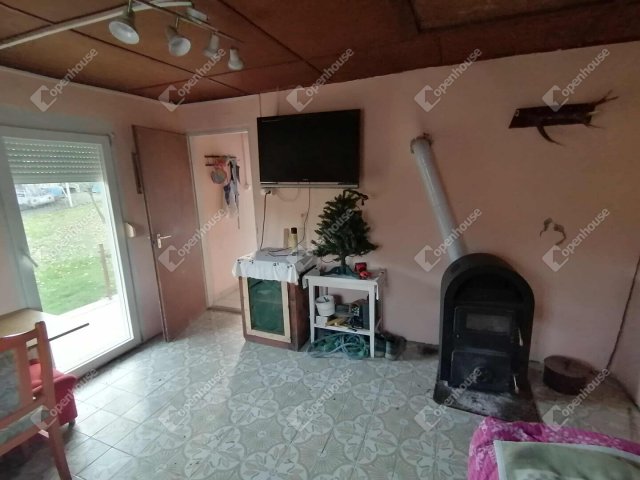 Eladó nyaraló, Pacsán 15.9 M Ft, 1 szobás / költözzbe.hu