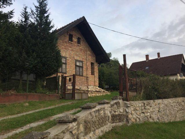 Eladó családi ház, Súron 72 M Ft, 3 szobás