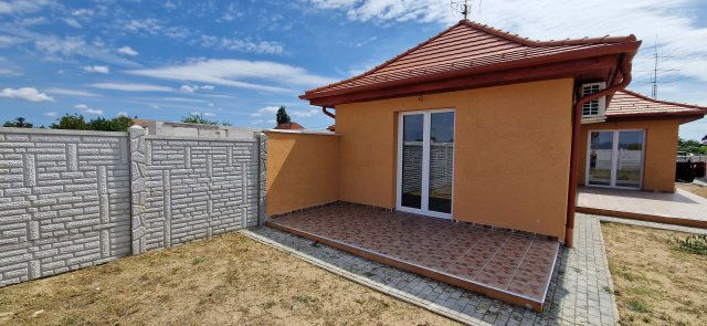 Eladó ikerház, Fóton 114.9 M Ft, 4 szobás / költözzbe.hu