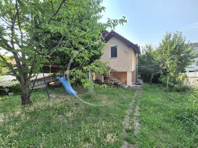 Eladó téglalakás, Pécsett, Szigeti úton 89 M Ft, 4 szobás
