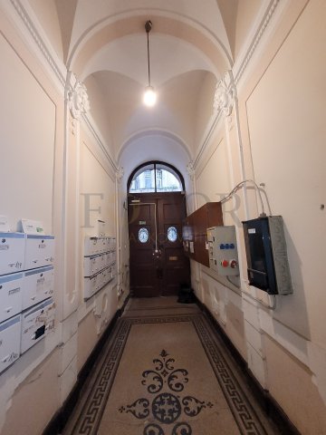 Eladó téglalakás, Budapesten, VI. kerületben 89.9 M Ft