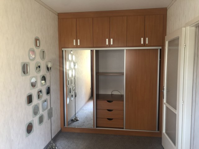 Eladó panellakás, Ajkán 32.9 M Ft, 1+1 szobás