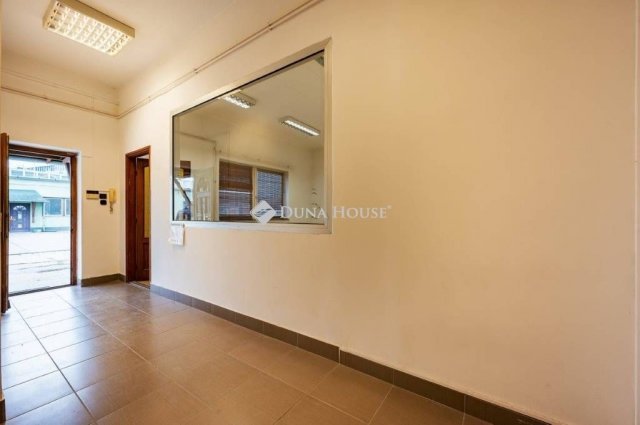 Eladó ipari ingatlan, Budapesten, III. kerületben 500 M Ft