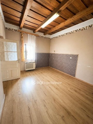 Eladó családi ház, Mezőtárkányon 12 M Ft, 2 szobás