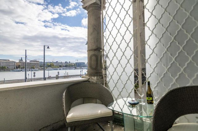 Eladó téglalakás, Budapesten, I. kerületben 144.3 M Ft, 3 szobás