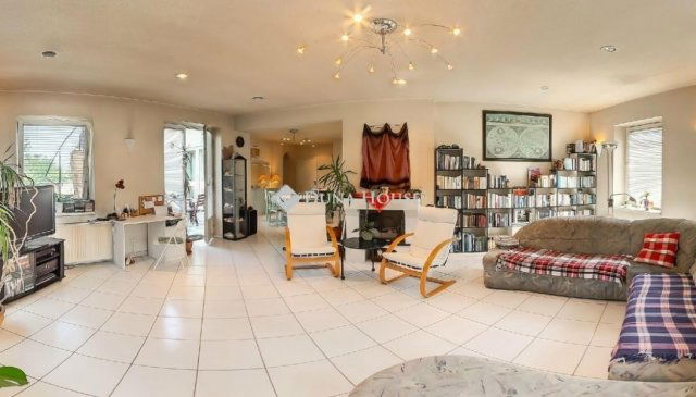 Eladó családi ház, Budapesten, XVI. kerületben 215 M Ft