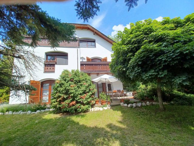 Eladó családi ház, Kesztölcön 135 M Ft, 6 szobás