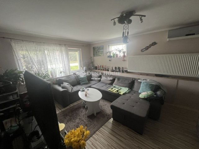 Eladó családi ház, Szegeden 115 M Ft, 7 szobás