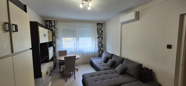 Eladó panellakás, Debrecenben, Sinai Miklós utcában 48 M Ft