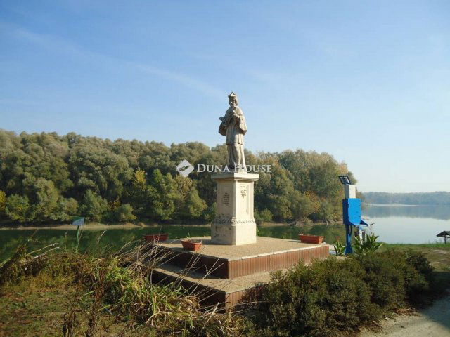 Eladó telek, Adonyban 5.6 M Ft / költözzbe.hu