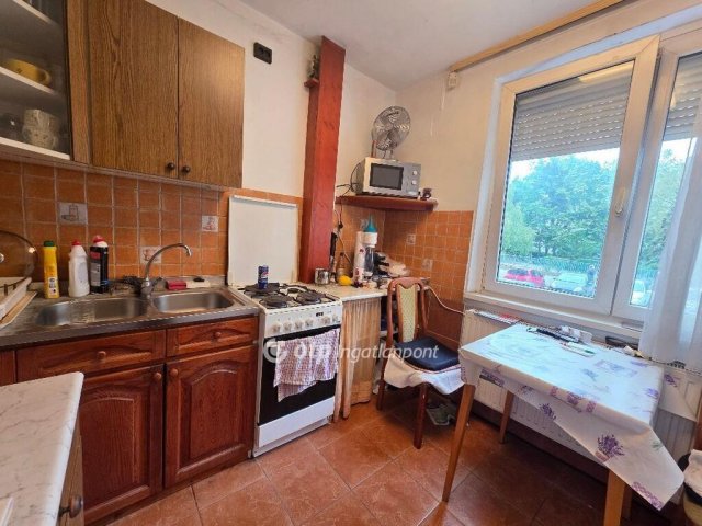 Eladó panellakás, Budapesten, XX. kerületben 64.9 M Ft, 3 szobás