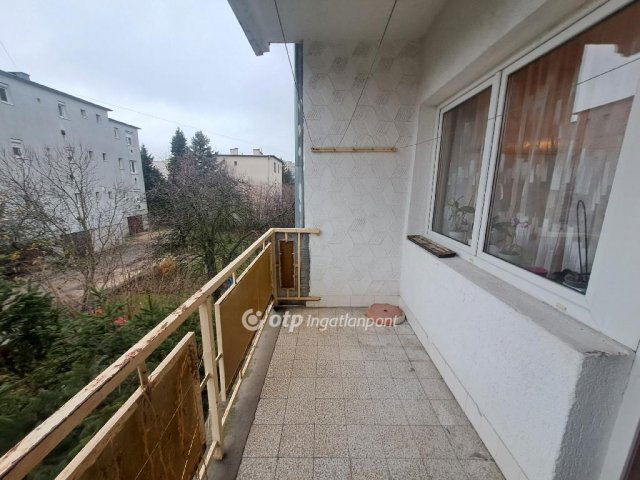 Eladó téglalakás, Veszprémben 79.8 M Ft, 3 szobás