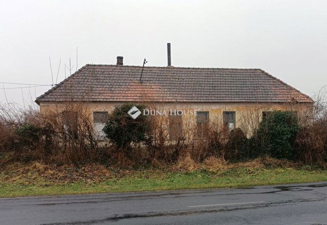 Eladó családi ház, Lovászpatonán 8.2 M Ft, 2 szobás