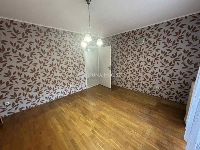 Kiadó téglalakás, albérlet, Csornán 130 E Ft / hó, 2 szobás