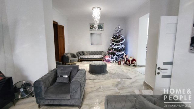 Eladó családi ház, Makón 67.999 M Ft, 3 szobás