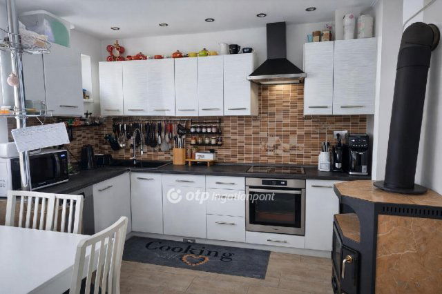 Eladó családi ház, Érden 79.9 M Ft, 1+1 szobás