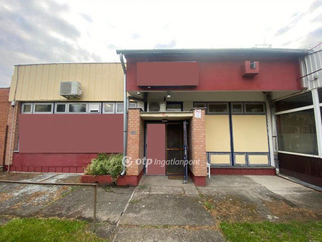 Eladó üzlethelyiség, Tiszafüreden 135 M Ft, 2+1 szobás