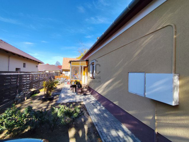 Eladó családi ház, Kecskeméten 76.9 M Ft, 5 szobás