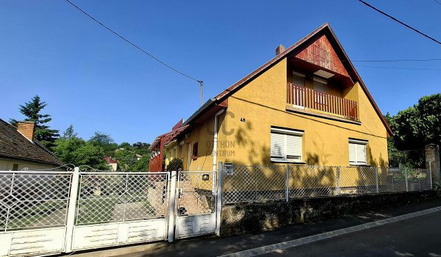 Eladó családi ház, Hosszúhetényen 82.99 M Ft, 4 szobás