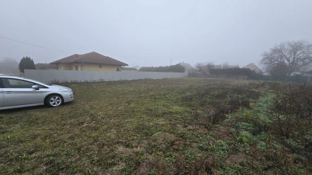 Eladó telek, Nagyvenyimen 17 M Ft / költözzbe.hu