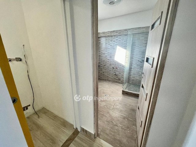 Eladó családi ház, Turán 37.99 M Ft, 2 szobás