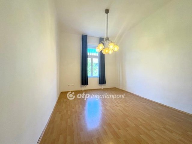 Eladó téglalakás, Budapesten, IX. kerületben 42.9 M Ft, 1 szobás