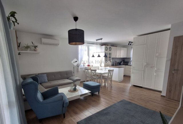 Eladó ikerház, Vecsésen 198 M Ft, 5 szobás