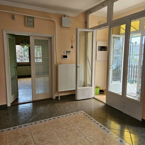 Eladó családi ház, Kunszentmiklóson 59.9 M Ft, 2 szobás