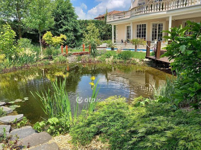 Eladó családi ház, Szadán 350 M Ft, 9+1 szobás