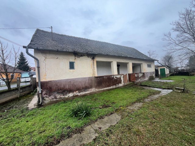 Eladó családi ház, Kötegyánon 4.8 M Ft, 2 szobás
