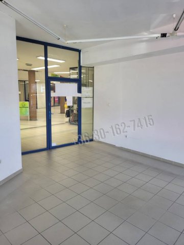 Eladó üzlethelyiség, Pécsett, Bajcsy-Zsilinszky utcában