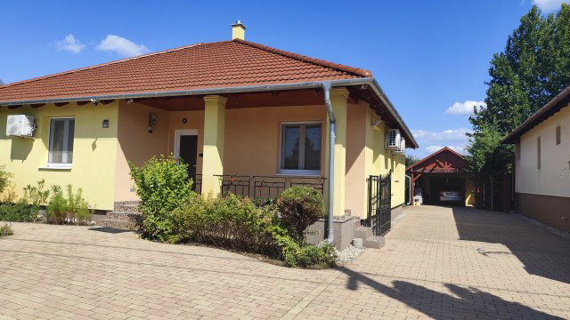 Eladó családi ház, Győrött 144 M Ft, 3 szobás