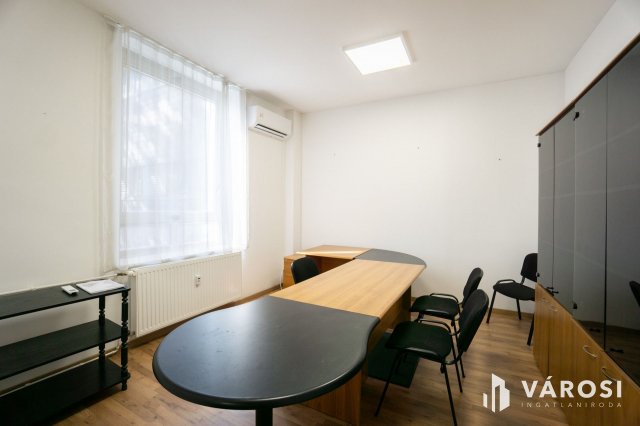 Kiadó iroda, Győrött 100 E Ft / hó, 2 szobás