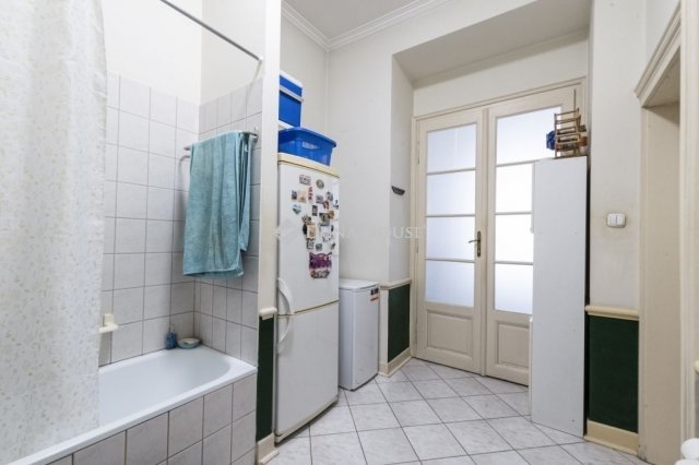 Eladó téglalakás, Budapesten, VI. kerületben 99.8 M Ft, 3 szobás