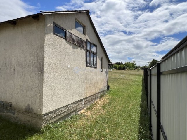 Eladó telek, Magyaralmáson 8.5 M Ft / költözzbe.hu