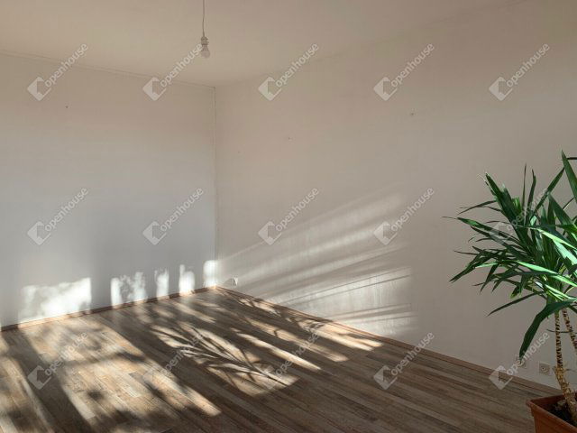 Eladó téglalakás, Szombathelyen 35 M Ft, 2 szobás