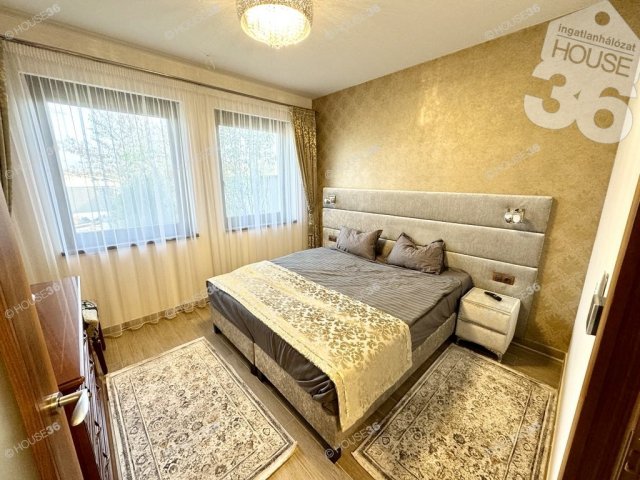 Eladó családi ház, Kecskeméten 340 M Ft, 5 szobás