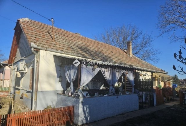 Eladó családi ház, Tápiószentmártonon 33.5 M Ft, 3 szobás