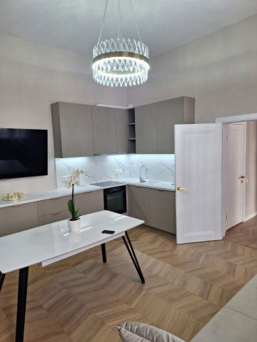 Kiadó téglalakás, albérlet, VI. kerületben, Rózsa utcában