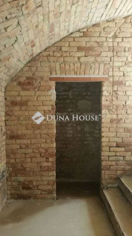 Eladó üzlethelyiség, Budapesten, VIII. kerületben 63.72 M Ft