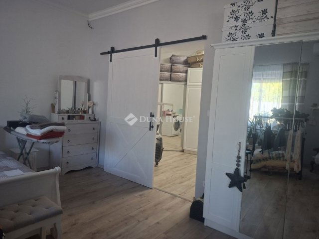 Eladó sorház, Budapesten, XVI. kerületben 141 M Ft, 2 szobás