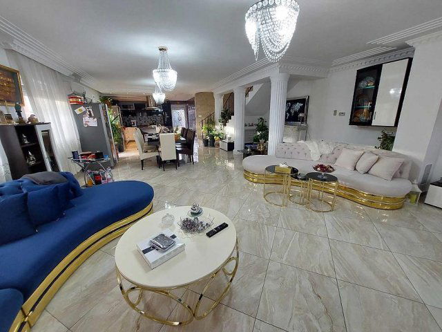 Eladó családi ház, Budapesten, XV. kerületben 199 M Ft, 5 szobás